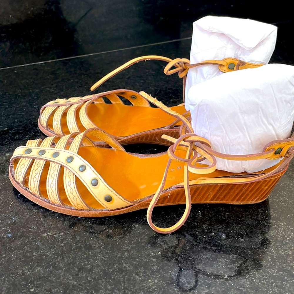 Good condition Marc Jacobs shoes in size 6.5